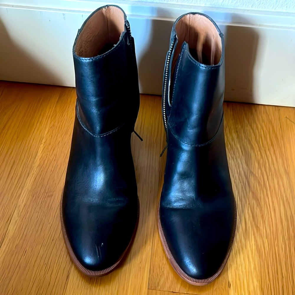 Madewell black leather  Angle boots
